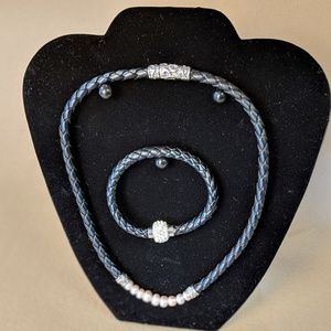 Leather and Genuine Pearl Necklace and Bracelet